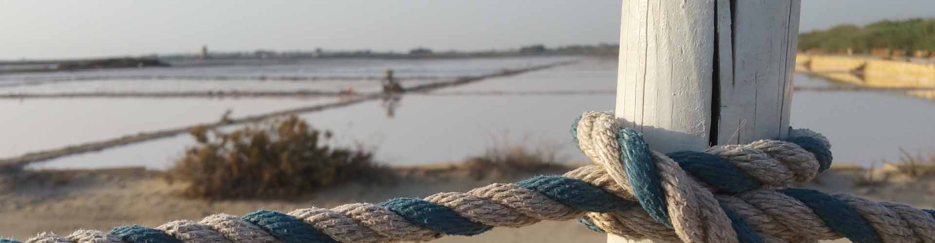 Aspettando colui che non ritorna, visitiamo un mare di solo sale