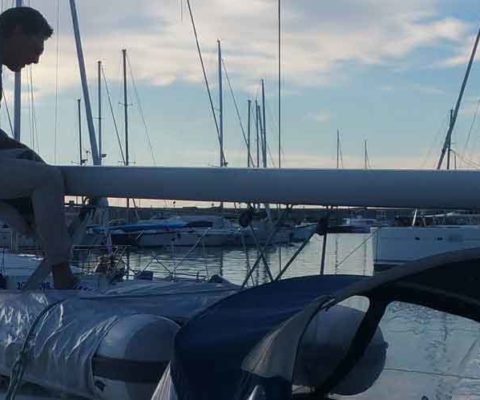Regalo cala Loca easy bag Beneteau Oceanis 31.3 rollafiocco Marina Di Varazze esperienze di vela