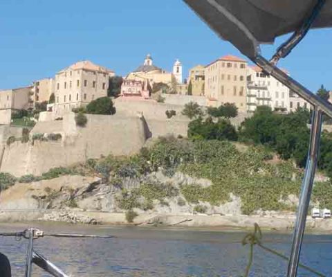 Corsica Calvi Anse de Peraiola promontorio esperienze di vela uscite in barca vela crociere